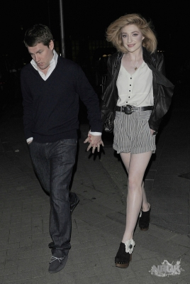 Nicola_Roberts_leaving_her_hotel_14_05_10_283229.jpg