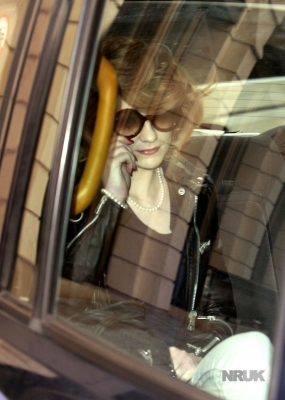 Nicola_Roberts_leaving_the_Dorchester_Hotel_10_02_10_28629.jpg