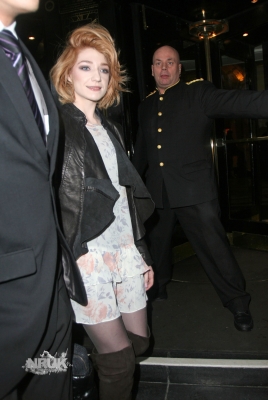 Nicola_Roberts_leaving_the_Dorchester_Hotel_28_02_10_28929.jpg