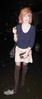 Nicola_Roberts_leaving_the_Mayfair_hotel_22_01_10_28229.jpg