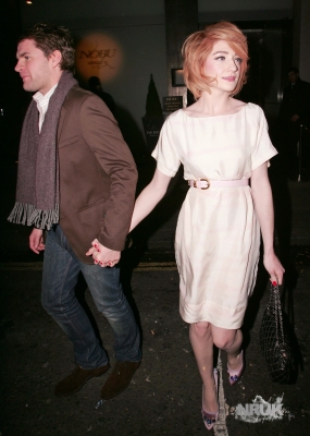 Nicola_Roberts_out_to_dinner_at_the_Nobu_Berkeley_04_02_10_281229.jpg