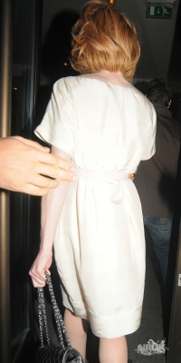 Nicola_Roberts_out_to_dinner_at_the_Nobu_Berkeley_04_02_10_281629.jpg