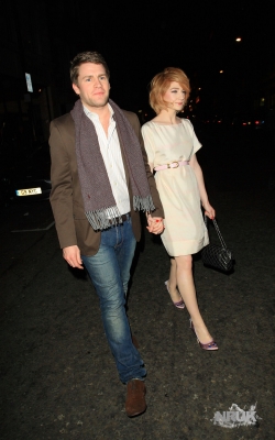 Nicola_Roberts_out_to_dinner_at_the_Nobu_Berkeley_04_02_10_281929.jpg