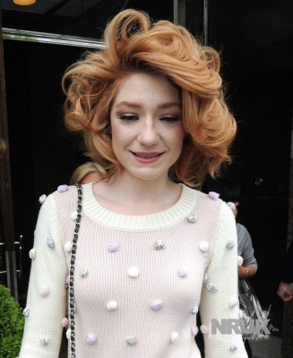 Nicola_Roberts_shopping_in_Dublin_02_05_10_285829.jpg