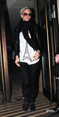 Sarah_Harding_at_a_London_hotel_30_01_10_28129.jpg