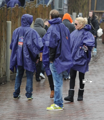 Sarah_Harding_at_Alton_Towers_20_03_10_281429.jpg