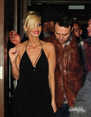 Sarah_Harding_at_Kanaloa_23_01_10_282929.jpg