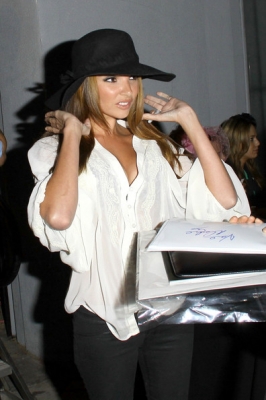 Nadine_Coyle_leaving_Perez_Hilton_s_birthday_party_24_03_12_28229.jpg