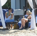 Sarah_Harding_on_the_beach_in_the_Caribbean_01_02_10_282129.jpg