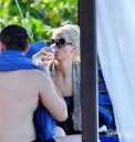 Sarah_Harding_on_the_beach_in_the_Caribbean_01_02_10_28229.jpg