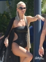 Sarah_Harding_on_the_beach_in_the_Caribbean_01_02_10_283529.jpg