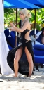 Sarah_Harding_on_the_beach_in_the_Caribbean_01_02_10_28429.jpg
