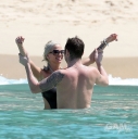 Имя файла=Sarah_Harding_on_the_beach_in_the_Caribbean_01_02_10_287029.jpg
Размер файла=297КБ
Размеры=1900x1908
Дата=Март 28, 2012 Sarah_Harding_on_the_beach_in_the_Caribbean_01_02_10_287029.jpg