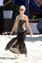 Имя файла=Sarah_Harding_on_the_beach_in_the_Caribbean_01_02_10_287729.jpg
Размер файла=444КБ
Размеры=1900x2822
Дата=Март 28, 2012 Sarah_Harding_on_the_beach_in_the_Caribbean_01_02_10_287729.jpg