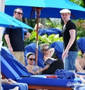 Sarah_Harding_on_the_beach_in_the_Caribbean_02_02_10_28929.jpg