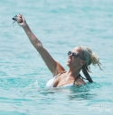 Имя файла=Sarah_Harding_on_the_beach_in_the_Caribbean_03_02_10_2810529.jpg
Размер файла=314КБ
Размеры=1899x1932
Дата=Март 28, 2012 Sarah_Harding_on_the_beach_in_the_Caribbean_03_02_10_2810529.jpg
