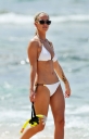 Sarah_Harding_on_the_beach_in_the_Caribbean_03_02_10_2810629.jpg
