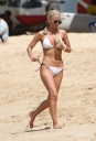 Sarah_Harding_on_the_beach_in_the_Caribbean_03_02_10_281829.jpg