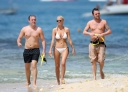 Sarah_Harding_on_the_beach_in_the_Caribbean_03_02_10_283229.jpg