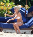 Sarah_Harding_on_the_beach_in_the_Caribbean_03_02_10_283329.jpg