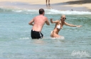 Sarah_Harding_on_the_beach_in_the_Caribbean_03_02_10_28429.jpg