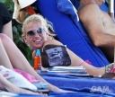 Sarah_Harding_on_the_beach_in_the_Caribbean_04_02_10_281229.jpg