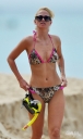 Sarah_Harding_on_the_beach_in_the_Caribbean_04_02_10_28129.jpg