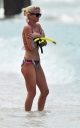 Sarah_Harding_on_the_beach_in_the_Caribbean_04_02_10_281829.jpg