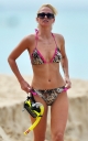 Sarah_Harding_on_the_beach_in_the_Caribbean_04_02_10_281929.jpg