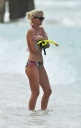 Sarah_Harding_on_the_beach_in_the_Caribbean_04_02_10_28629.jpg