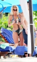 Sarah_Harding_on_the_beach_in_the_Caribbean_06_02_10_28129.jpg