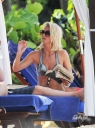 Sarah_Harding_on_the_beach_in_the_Caribbean_06_02_10_281729.jpg