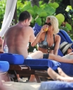 Sarah_Harding_on_the_beach_in_the_Caribbean_06_02_10_282129.jpg