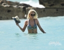 Sarah_Harding_on_the_beach_in_the_Caribbean_06_02_10_28629.jpg