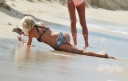 Sarah_Harding_on_the_beach_in_the_Caribbean_06_02_10_28929.jpg