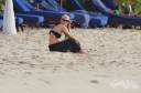 Sarah_Harding_on_the_beach_in_the_Caribbean_31_01_10_281329.jpg
