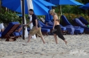Sarah_Harding_on_the_beach_in_the_Caribbean_31_01_10_281929.jpg