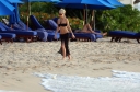 Sarah_Harding_on_the_beach_in_the_Caribbean_31_01_10_282029.jpg
