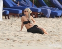 Sarah_Harding_on_the_beach_in_the_Caribbean_31_01_10_282829.jpg