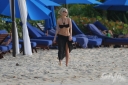 Sarah_Harding_on_the_beach_in_the_Caribbean_31_01_10_28629.jpg