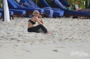Sarah_Harding_on_the_beach_in_the_Caribbean_31_01_10_28929.jpg