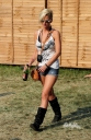 Имя файла=Sarah_at_Day_2_of_the_Hard_Rock_Calling_festival_26_06_10_281729.jpg
Размер файла=1077КБ
Размеры=1959x3000
Дата=Март 29, 2012 Sarah_at_Day_2_of_the_Hard_Rock_Calling_festival_26_06_10_281729.jpg