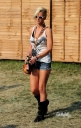 Имя файла=Sarah_at_Day_2_of_the_Hard_Rock_Calling_festival_26_06_10_282429.jpg
Размер файла=896КБ
Размеры=1909x3000
Дата=Март 29, 2012 Sarah_at_Day_2_of_the_Hard_Rock_Calling_festival_26_06_10_282429.jpg