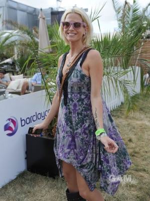 Sarah_attends_the_Barclaycard_Wireless_Festival_4_07_10_28329.jpg