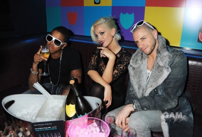 Sarah_attends_Whisky_Mist_s_Tribute_to_Andy_Warhol_21_10_10_28229.jpg