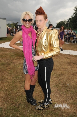 Sarah_Harding_at_V_festival_22_08_10_281629.jpg