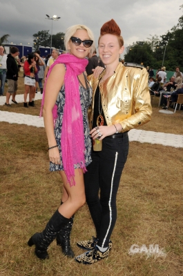 Sarah_Harding_at_V_festival_22_08_10_28729.jpg
