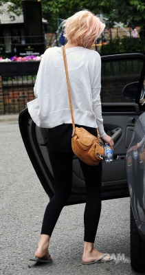 Sarah_Harding_out_in_London_07_07_10_281229.jpg