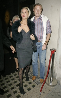 Sarah_Harding_inside_Nobu_101209_281229.jpg