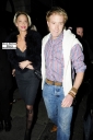 Sarah_Harding_leaving_Nobu_with_mum_and_friends_10_12_09_284429.jpg